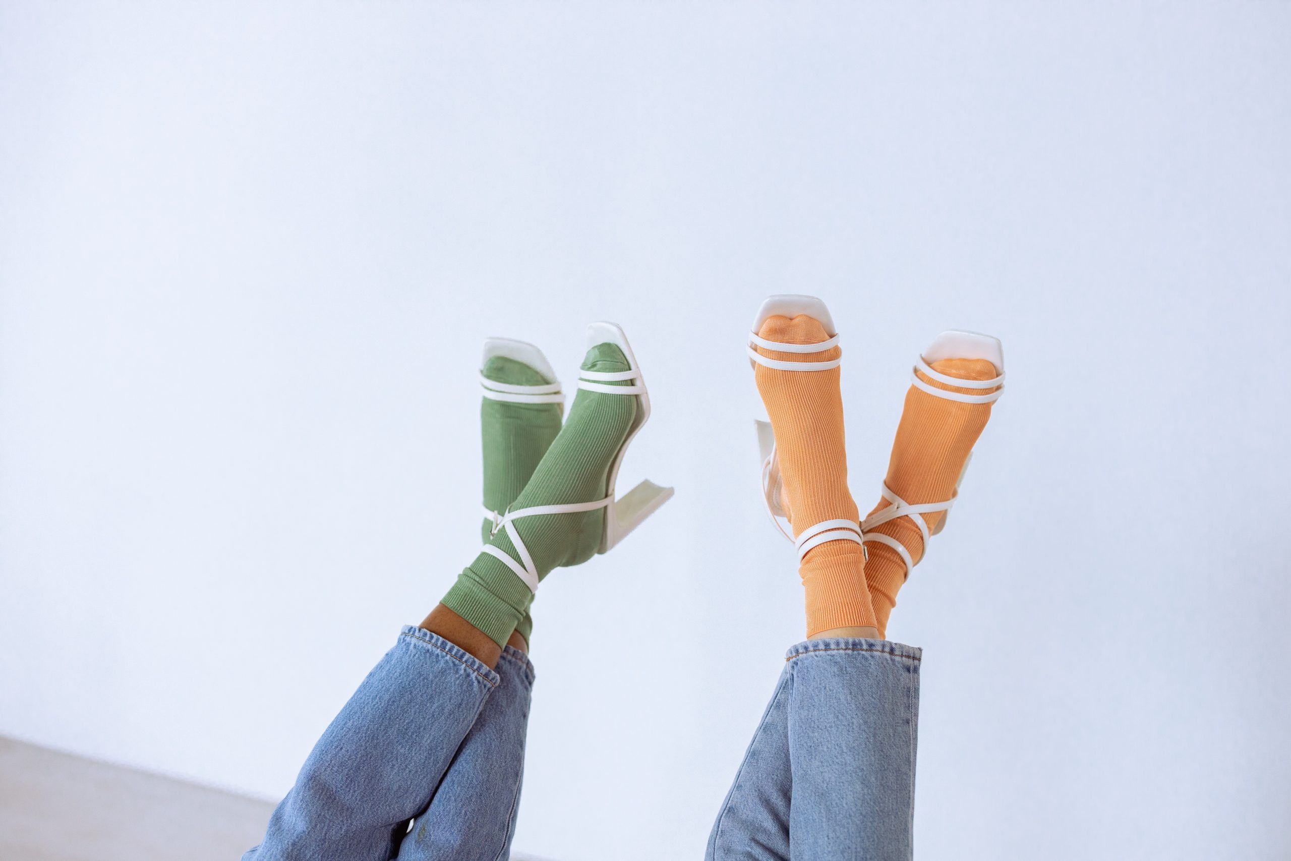 Sandalias de tacón de verano con calcetines