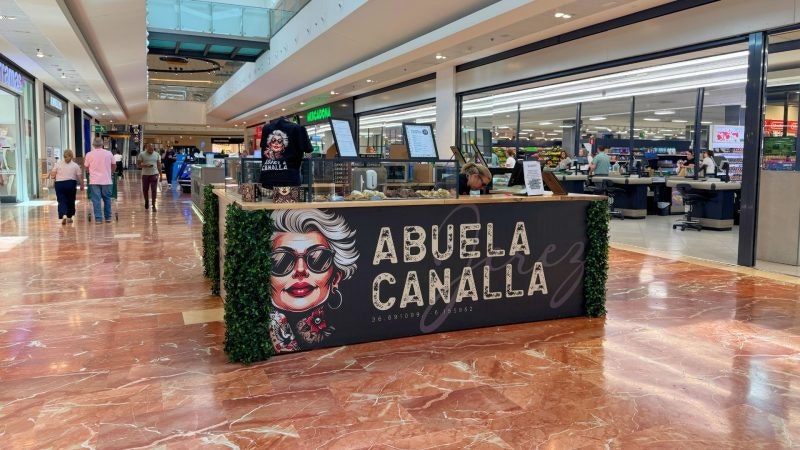 Pastelería Abuela Canalla en Área Sur con tartas de queso, canel rolls y cookies artesanales en su nueva apertura. 